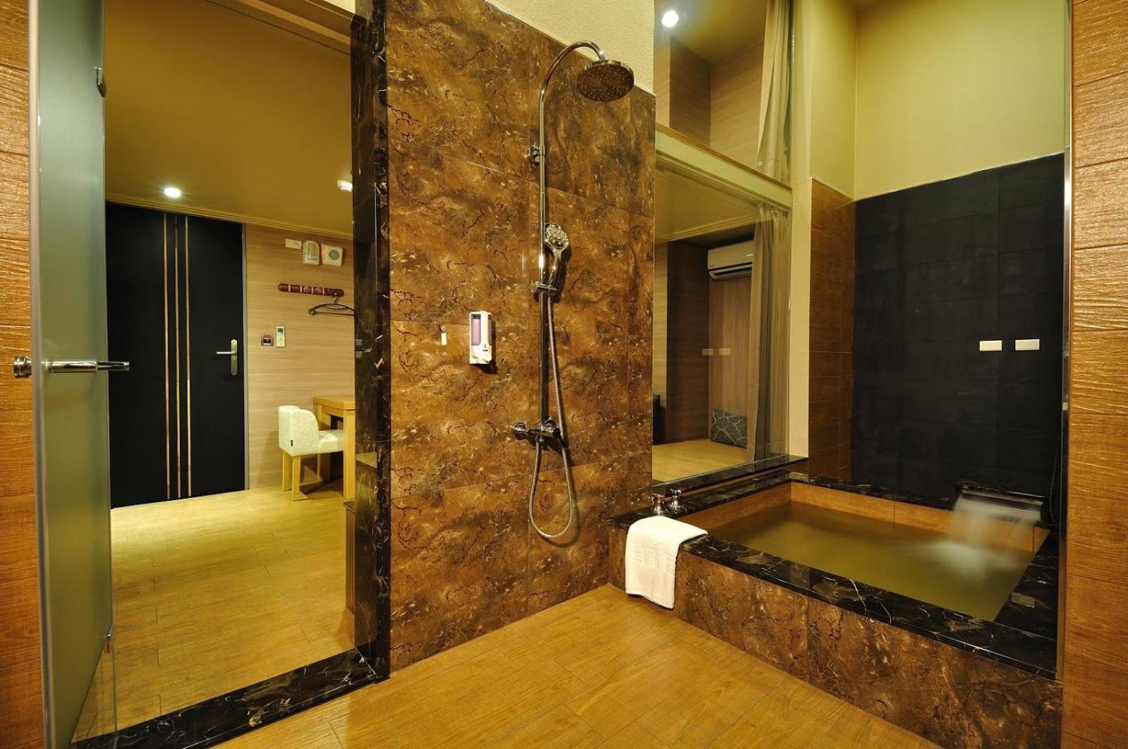 58˚ Hotspring Hotel Jiaoxi Rom bilde